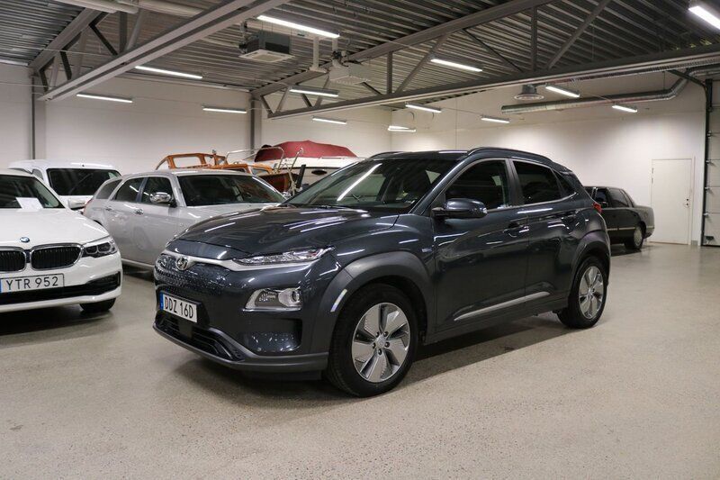 Grå Begagnad 2020 Hyundai Kona Premium SUV | 299 000 kr (Dyr) - Bild 1/4