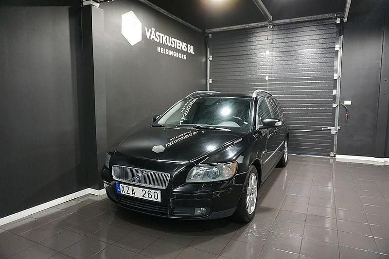 Svart Begagnad 2006 Volvo V50 Kombi | 39 900 kr (Lite dyr) - Bild 1/4