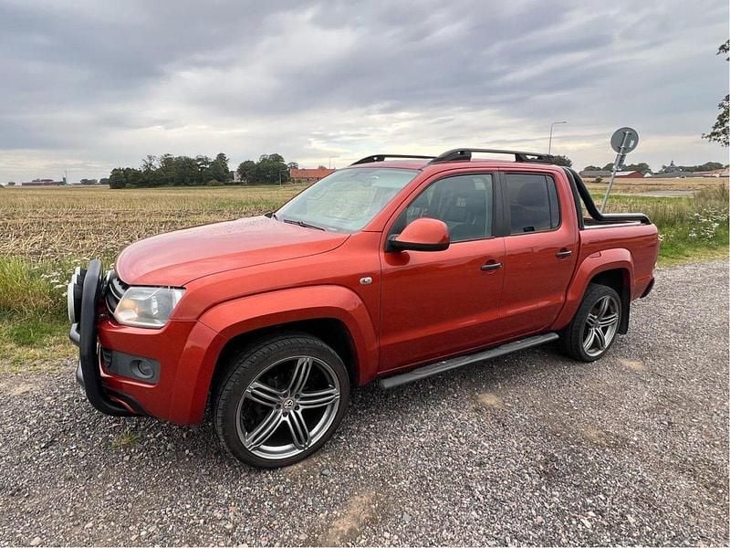 Röd Begagnad 2014 VW Amarok Canyon Pickup | 175 000 kr (Marknadspris) - Bild 1/4