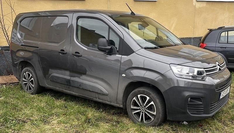 Begagnad Citroën Berlingo 131 HK (96 kW) 2020 Grå Minibuss