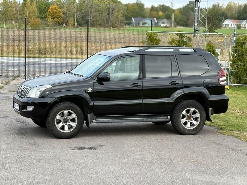 Svart Begagnad 2007 Toyota Land Cruiser SUV | 159 900 kr (Marknadspris) - Bild 1/4