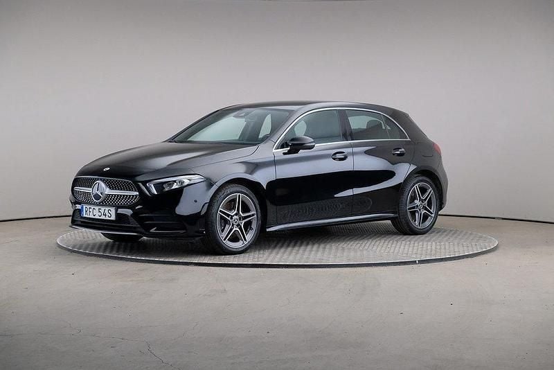 Svart Begagnad 2020 Mercedes A250 AMG line Halvkombi | 249 000 kr (Bra pris) - Bild 1/4