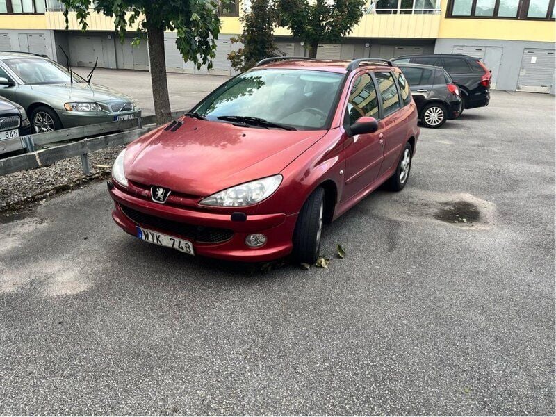 Röd Begagnad 2005 Peugeot 206 Kombi | 3 000 kr (Superpris) - Bild 1/4