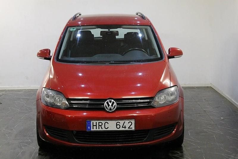 Begagnad VW Golf VI 105 HK (77 kW) 2010 Mörkröd Halvkombi