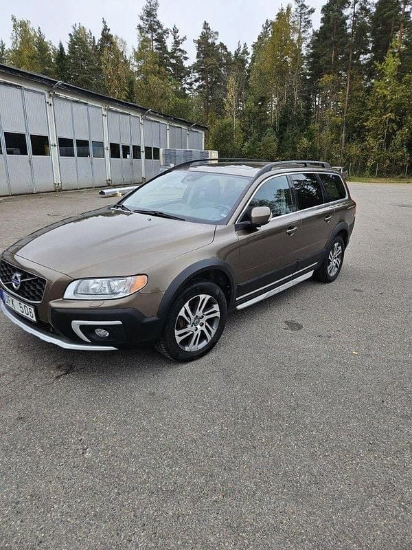 Brun Begagnad 2014 Volvo XC70 SUV | 145 000 kr (Bra pris) - Bild 1/4