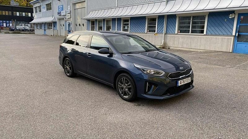 Blå Begagnad 2020 Kia Ceed Sportswagon Kombi | 210 000 kr (Marknadspris) - Bild 1/4