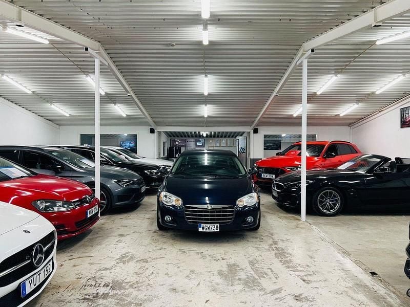 Mörkblå Begagnad 2004 Chrysler Sebring Sedan | 59 900 kr - Bild 1/4