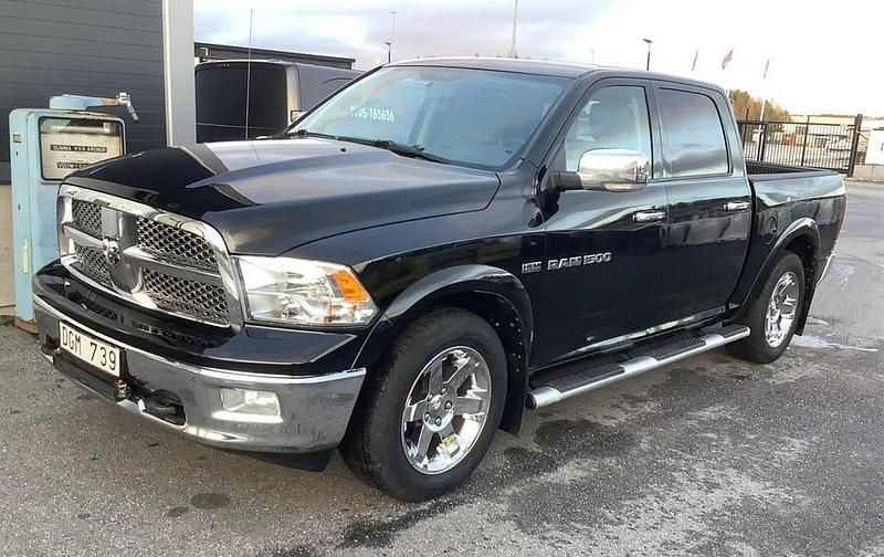 Svart Begagnad 2012 Dodge Ram Pickup | 205 000 kr (Bra pris) - Bild 1/4