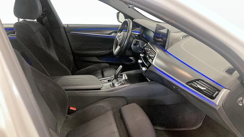 Begagnad BMW 520 M Sport 190 HK (139 kW) 2020 Vit Kombi