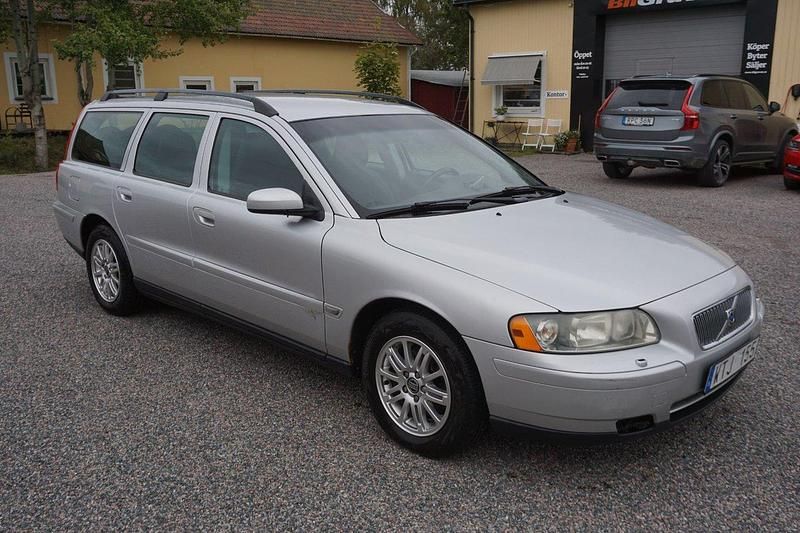 Ljusgrå Begagnad 2005 Volvo V70 Business Edition Kombi | 44 900 kr (Lite dyr) - Bild 1/4