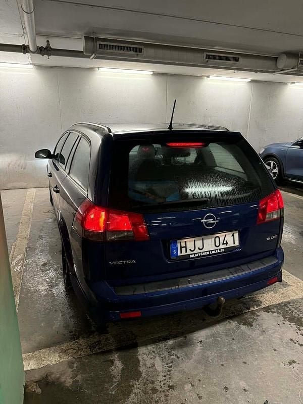 Begagnad Opel Vectra 150 HK (110 kW) 2008
