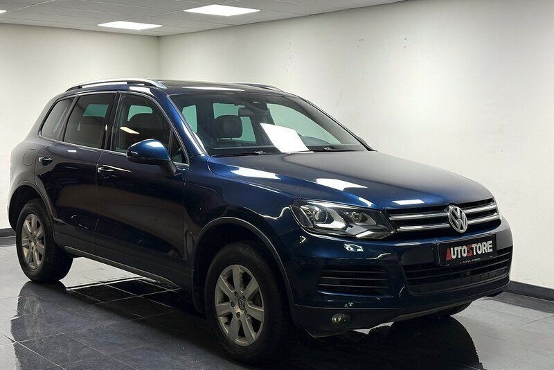 Mörkblå Begagnad 2011 VW Touareg SUV | 219 900 kr (Marknadspris) - Bild 1/4