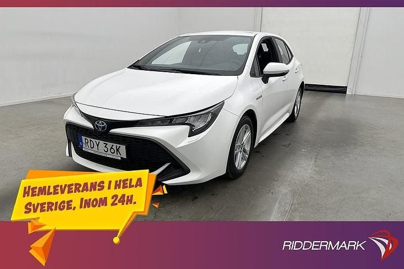 Vit Begagnad 2019 Toyota Corolla Hybrid Active Halvkombi | 189 800 kr (Marknadspris) - Bild 1/3