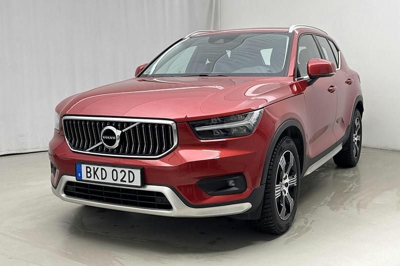 Begagnad Volvo XC40 Inscription 197 HK (144 kW) 2021 Röd SUV