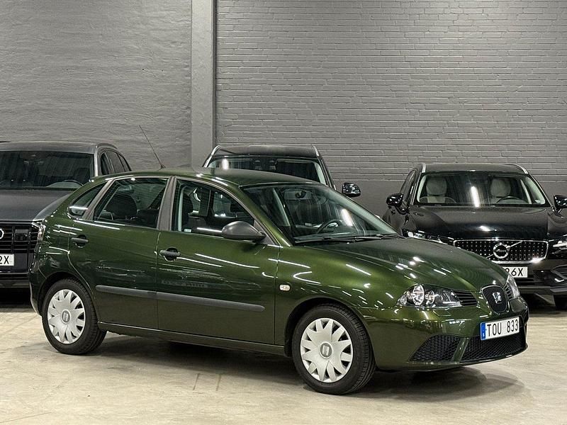 Mörkgrön (grön) Begagnad 2007 Seat Ibiza Halvkombi | 39 900 kr (Lite dyr) - Bild 1/4