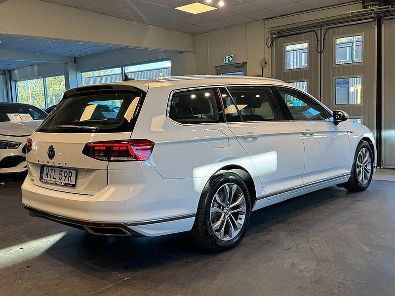 Begagnad VW Passat GTE 218 HK (160 kW) 2020 Vit Kombi