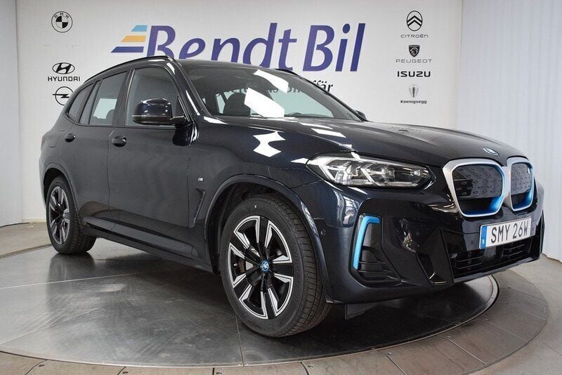 Svart Begagnad 2021 BMW iX3 SUV | 379 500 kr (Lite dyr) - Bild 1/3