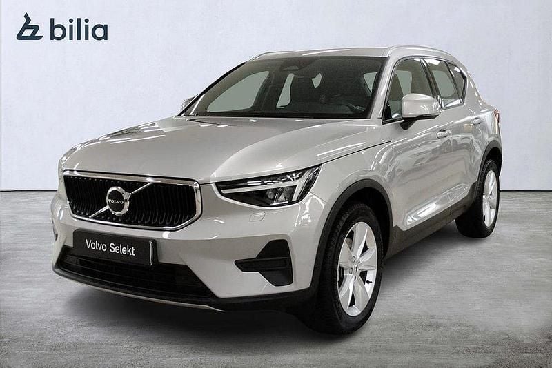 Silver Begagnad 2023 Volvo XC40 Core SUV | 324 000 kr (Bra pris) - Bild 1/3