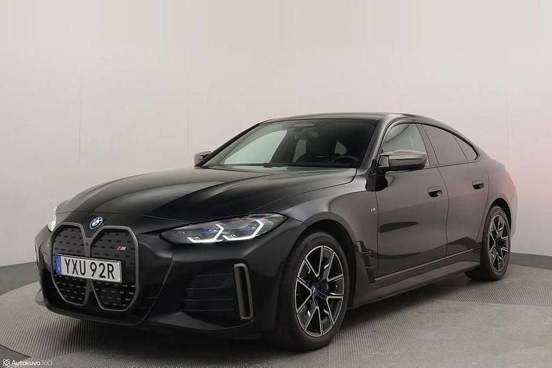 Svart Begagnad 2022 BMW i4 Comfort Edition Sedan | 469 000 kr (Superpris) - Bild 1/4
