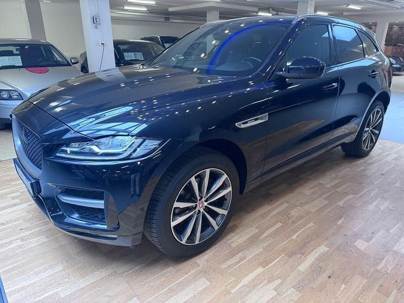Begagnad Jaguar F-Pace R-Sport 301 HK (221 kW) 2018 Svart SUV