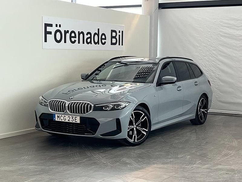 Brooklyn grå metallic Begagnad 2025 BMW 320 M Sport Kombi | 489 000 kr (Marknadspris) - Bild 1/4