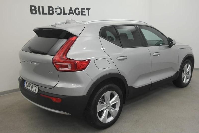 Begagnad Volvo XC40 Core 200 HK (147 kW) 2023 Silver SUV