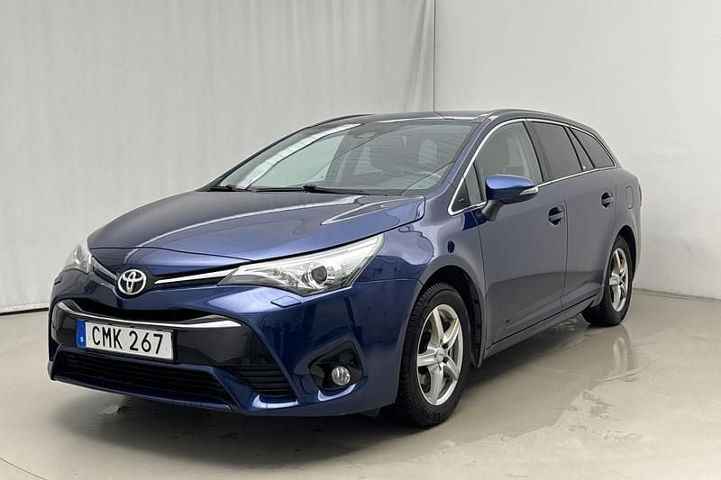 Mörkblå Begagnad 2016 Toyota Avensis Kombi | 162 000 kr (Marknadspris) - Bild 1/4
