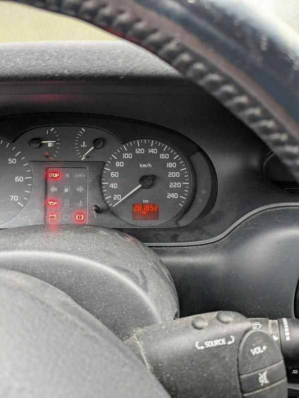 Begagnad 1999 Renault Mégane Halvkombi | 13 000 kr - Bild 1/4