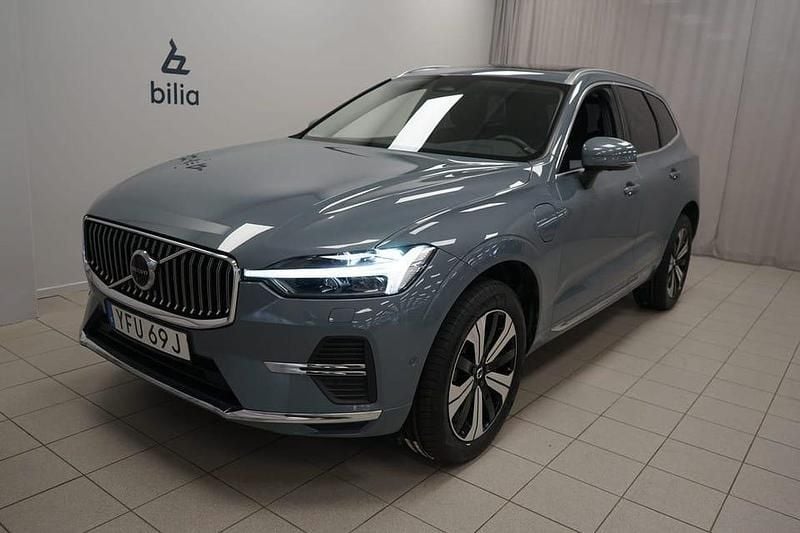 Begagnad Volvo XC60 Core 355 HK (261 kW) 2023 Grå SUV