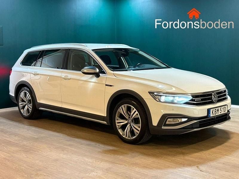 Vit Begagnad 2021 VW Passat Alltrack Executive Kombi | 219 500 kr (Bra pris) - Bild 1/3