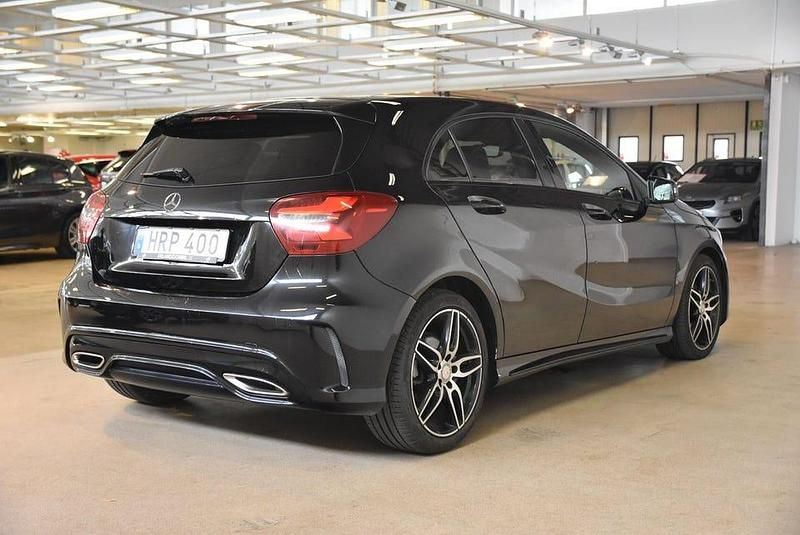 Begagnad Mercedes A180 AMG 109 HK (80 kW) 2016 Svart Halvkombi