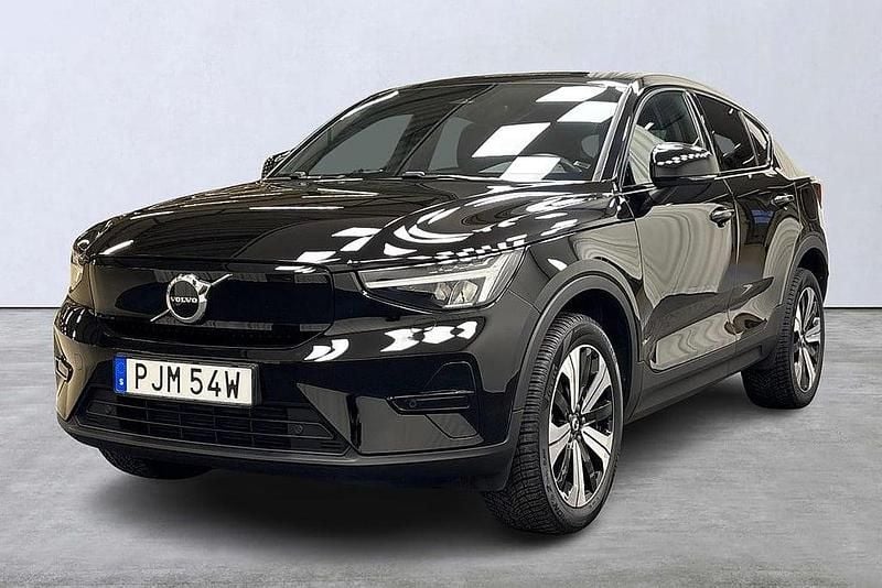 Svart Begagnad 2022 Volvo C40 Core SUV | 329 900 kr (Marknadspris) - Bild 1/4