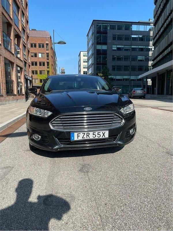 Svart Begagnad 2014 Ford Fusion Energi Sedan | 150 000 kr - Bild 1/4