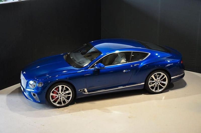 Blå Begagnad 2018 Bentley Continental GT Sportkupé | 1 995 000 kr - Bild 1/4