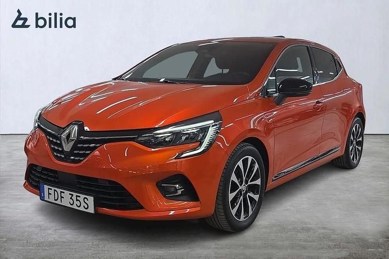 Begagnad Renault Clio V Techno 144 HK (105 kW) 2022 Orange Halvkombi