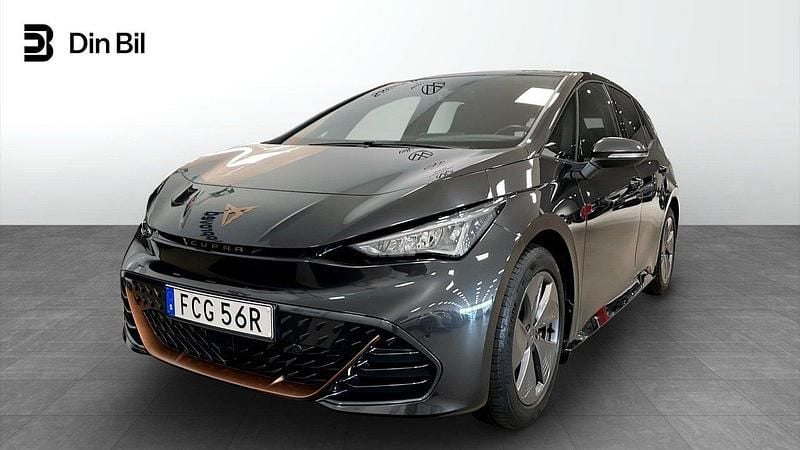 Mörkgrå (quasar grey metallic) Begagnad 2023 Cupra Born Halvkombi | 244 900 kr (Marknadspris) - Bild 1/4