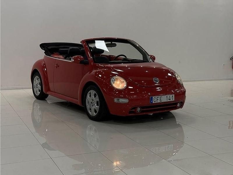 Begagnad VW Beetle Cabriolet 116 HK (85 kW) 2003 Röd Cab
