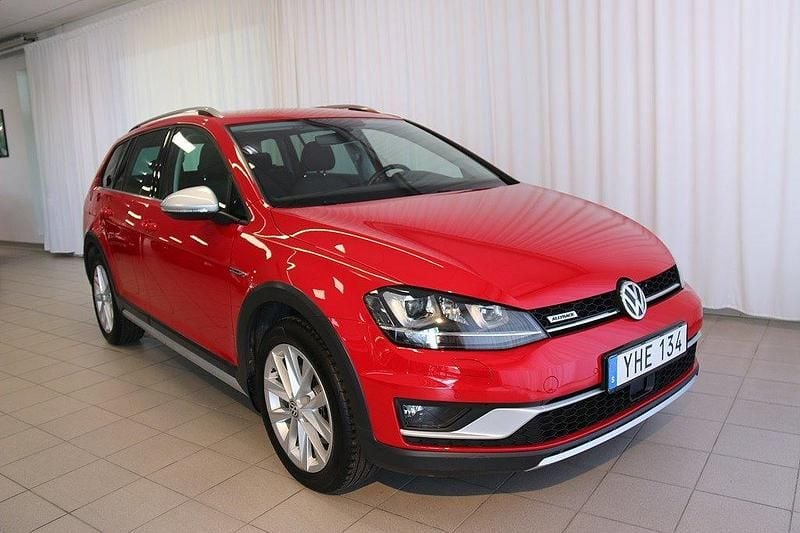 Röd Begagnad 2016 VW Golf Alltrack Kombi | 179 500 kr (Bra pris) - Bild 1/4