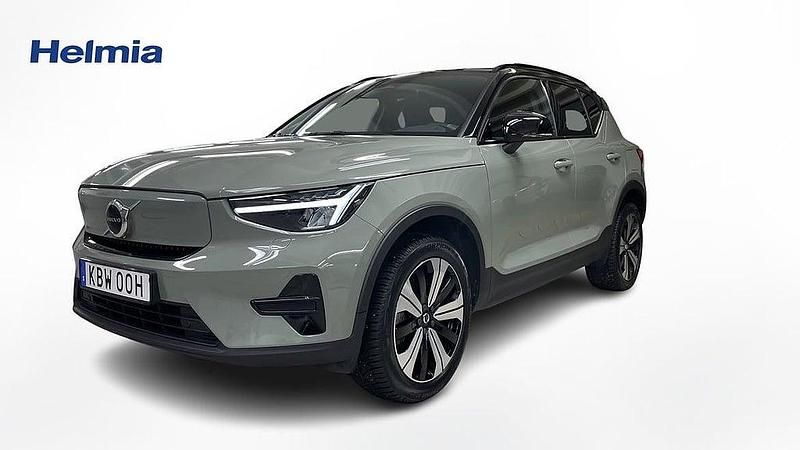 Grön Begagnad 2022 Volvo XC40 Core SUV | 319 900 kr - Bild 1/4