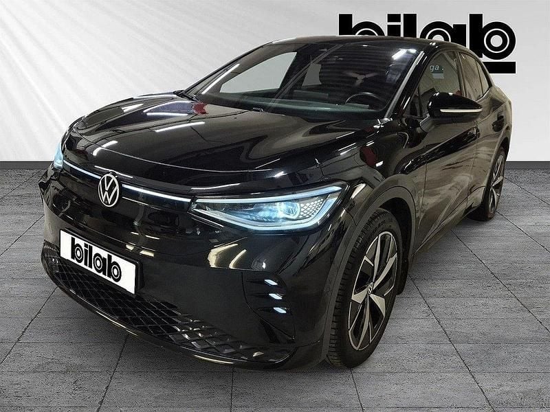 Svart (grenadilla black metallic) Begagnad 2022 VW ID.5 GTX SUV | 379 000 kr (Dyr) - Bild 1/4