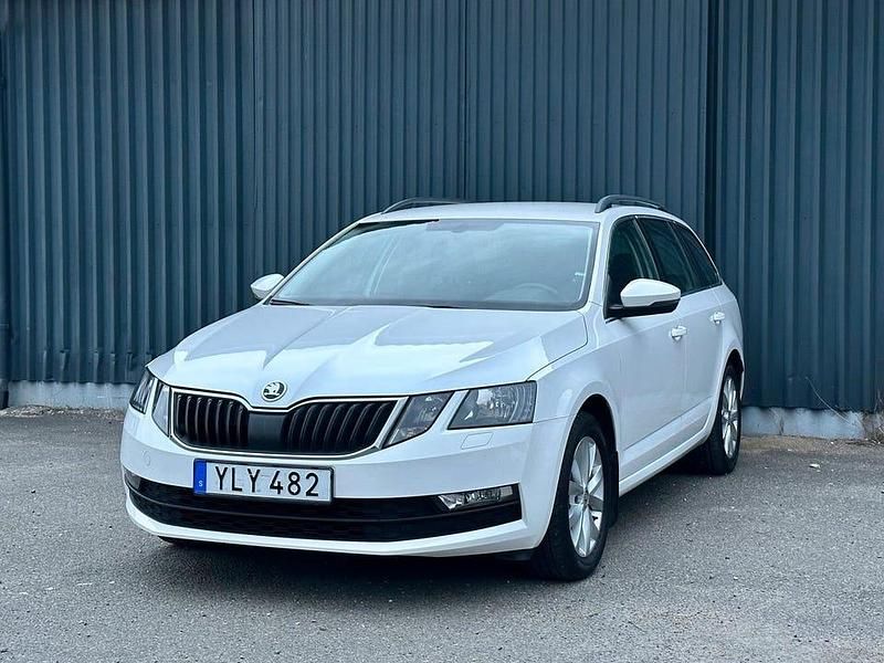 Vit Begagnad 2018 Skoda Octavia G-TEC Kombi | 155 000 kr (Superpris) - Bild 1/4