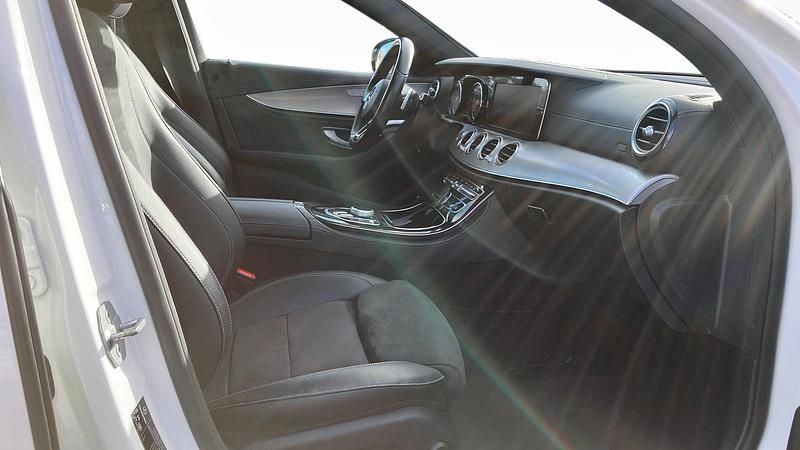 Begagnad Mercedes E220 194 HK (142 kW) 2018 Vit Kombi