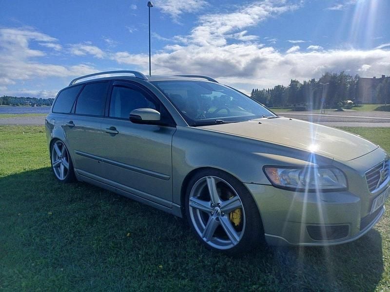 Grön Begagnad 2009 Volvo V50 Summum Kombi | 48 800 kr (Bra pris) - Bild 1/4