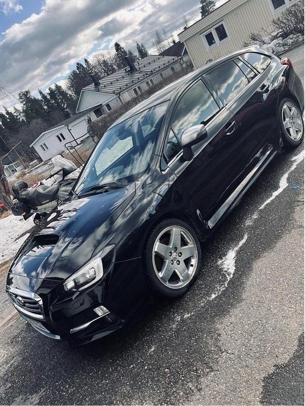 Svart Begagnad 2016 Subaru Levorg Kombi | 158 000 kr (Marknadspris) - Bild 1/4