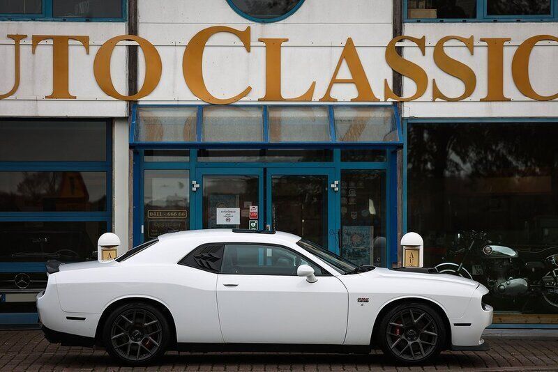 Vit Begagnad 2016 Dodge Challenger Sportkupé | 469 000 kr (Superpris) - Bild 1/4