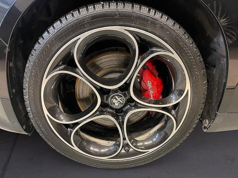 Begagnad Alfa Romeo Giulia Veloce 280 HK (205 kW) 2023 Svart Sedan