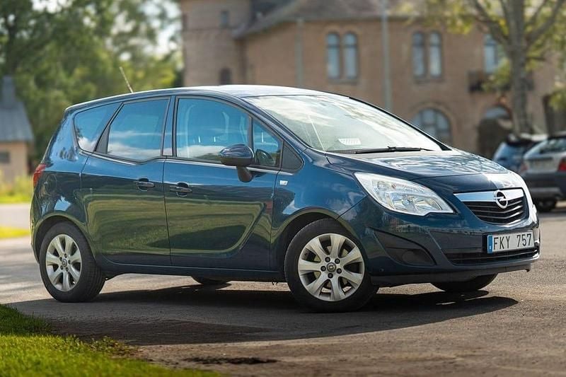 Blå Begagnad 2011 Opel Meriva Enjoy Minibuss | 52 000 kr (Marknadspris) - Bild 1/4