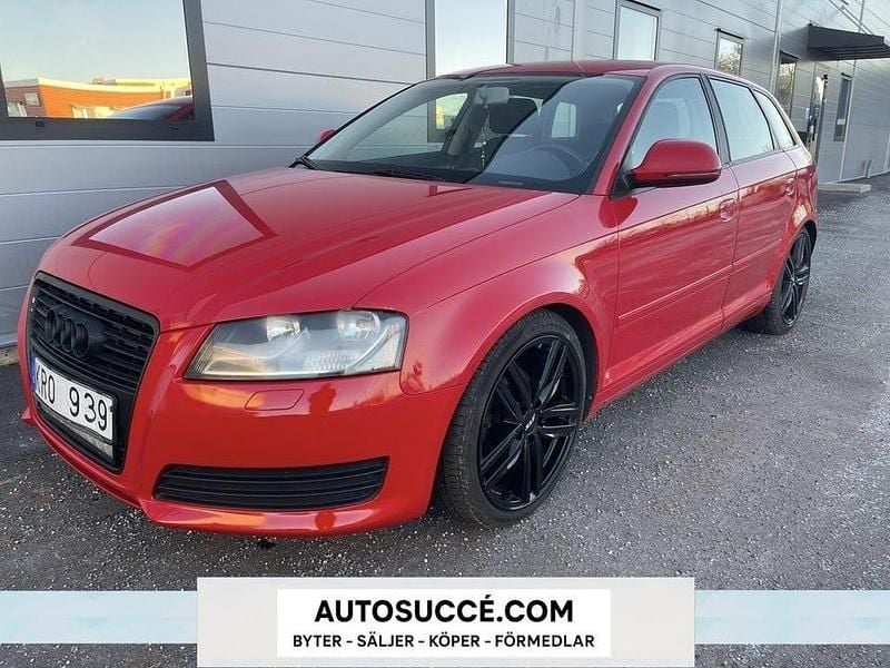 Begagnad Audi A3 Attraction 105 HK (77 kW) 2010 Röd Halvkombi
