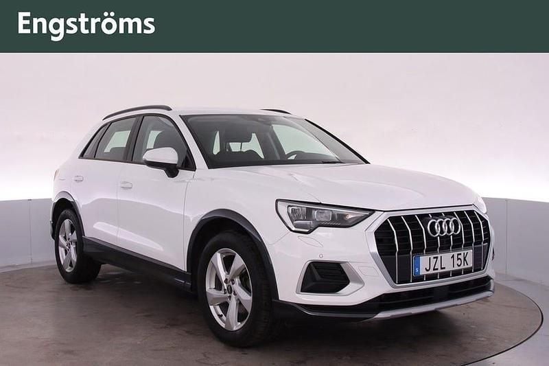 Vit Begagnad 2023 Audi Q3 Proline SUV | 319 000 kr (Marknadspris) - Bild 1/4