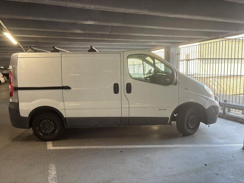 Vit Begagnad 2007 Nissan Primastar Minibuss | 38 000 kr - Bild 1/4